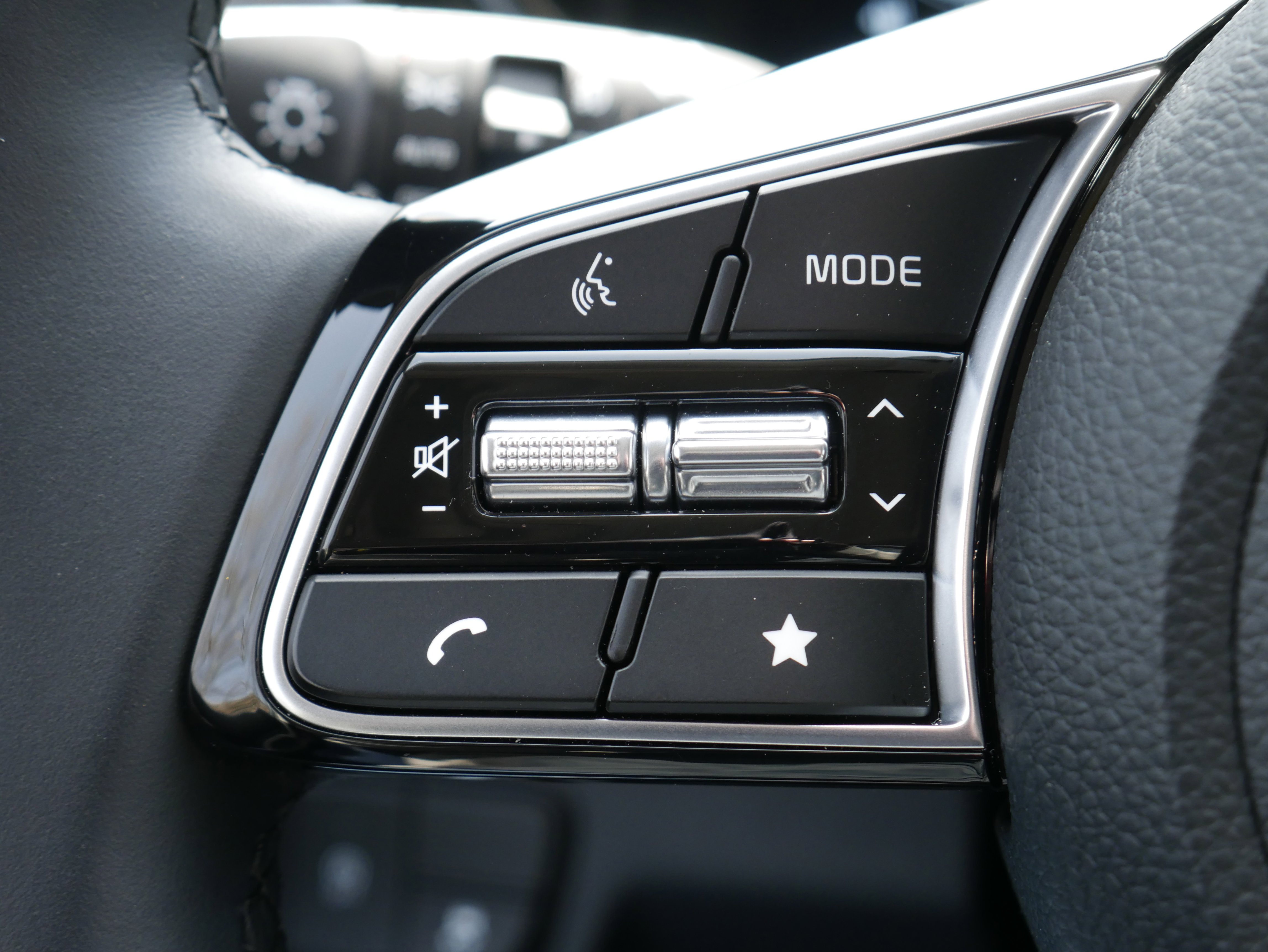 Certified 2025 Kia Seltos S AWD/4WD image 25