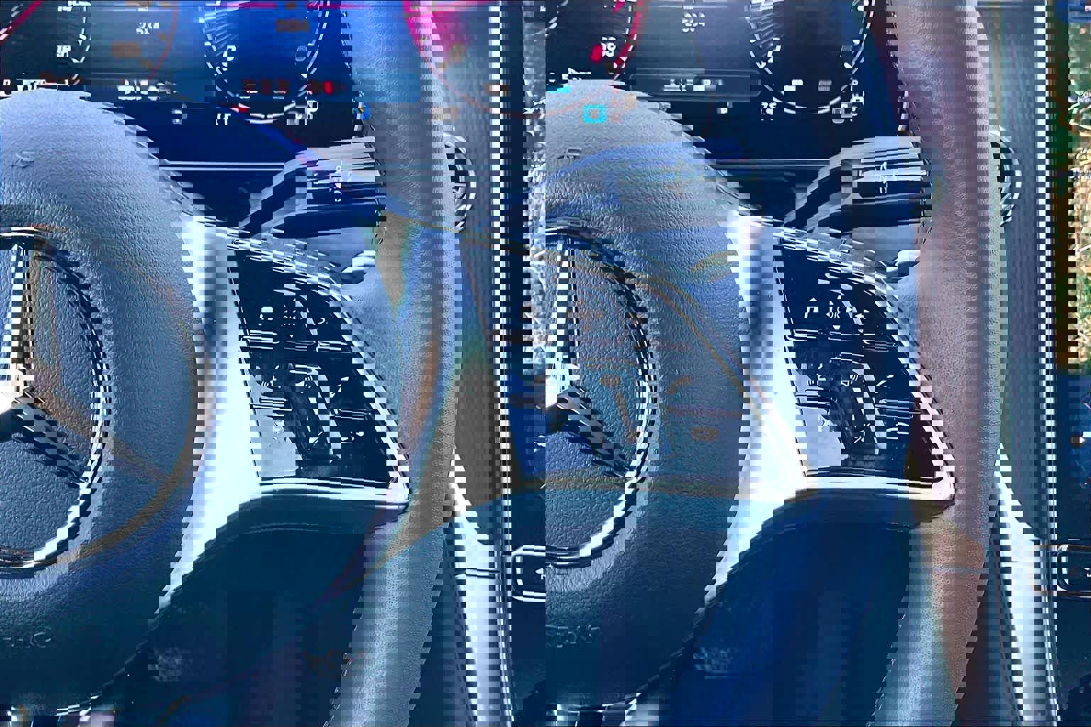 Certified 2025 Mercedes-Benz GLC 300 4MATIC image 25