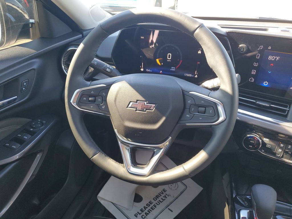 Used 2025 Chevrolet Trax ACTIV w/ Sunroof Package image 31