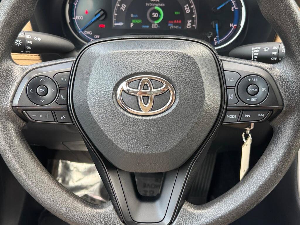 Certified 2025 Toyota RAV4 LE AWD/4WD image 8