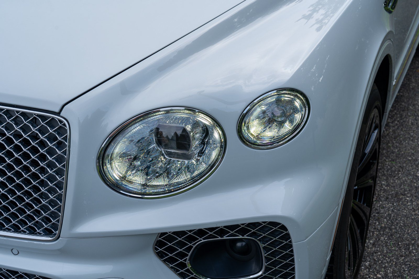 Used 2022 Bentley Bentayga AWD/4WD image 4