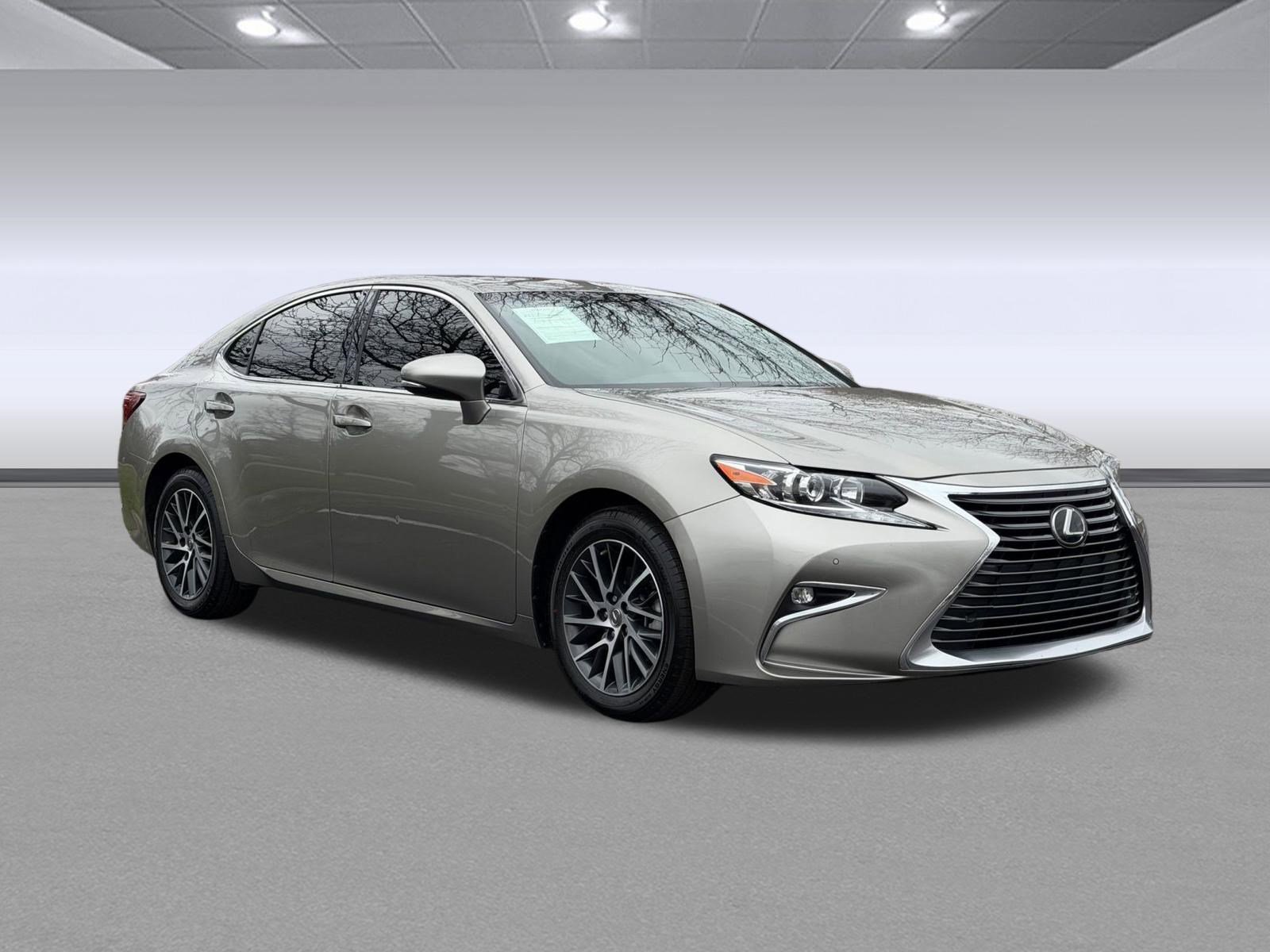 Used 2017 Lexus ES 350 w/ Premium Package image 7