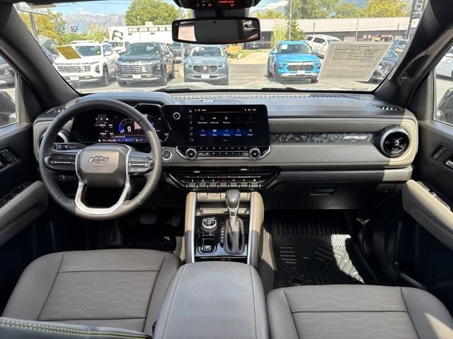 Used 2025 Chevrolet Colorado ZR2 w/ Technology Package AWD/4WD image 13