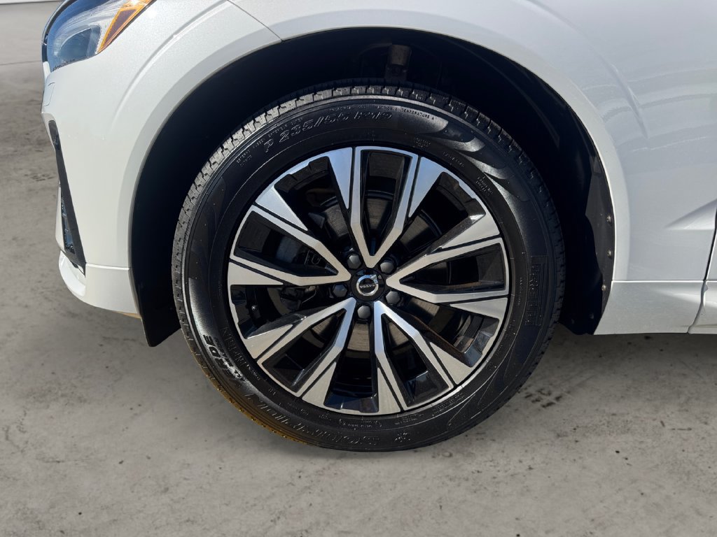 Certified 2024 Volvo XC60 B5 Core w/ Protection Package Premier AWD/4WD image 9