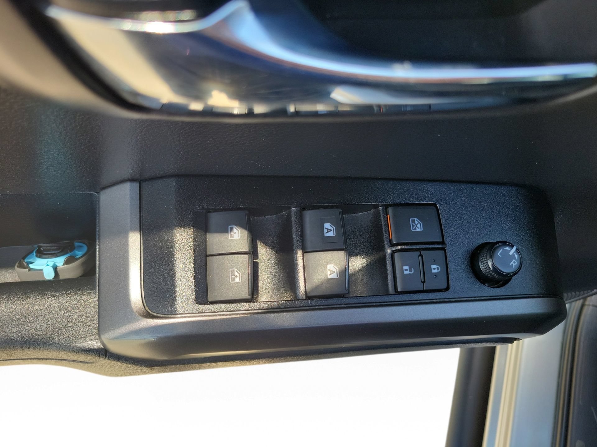 Used 2023 Toyota Tacoma TRD Off-Road AWD/4WD image 16