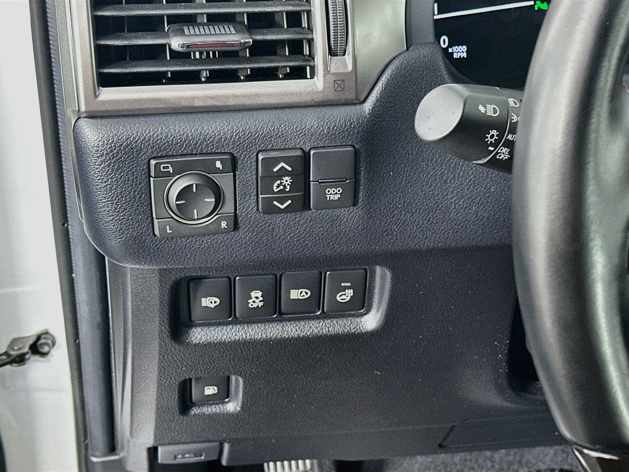 Used 2023 Lexus GX 460 Premium w/ Accessory Package AWD/4WD image 17