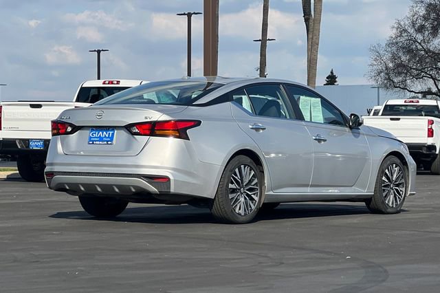 Used 2023 Nissan Altima 2.5 SV image 4