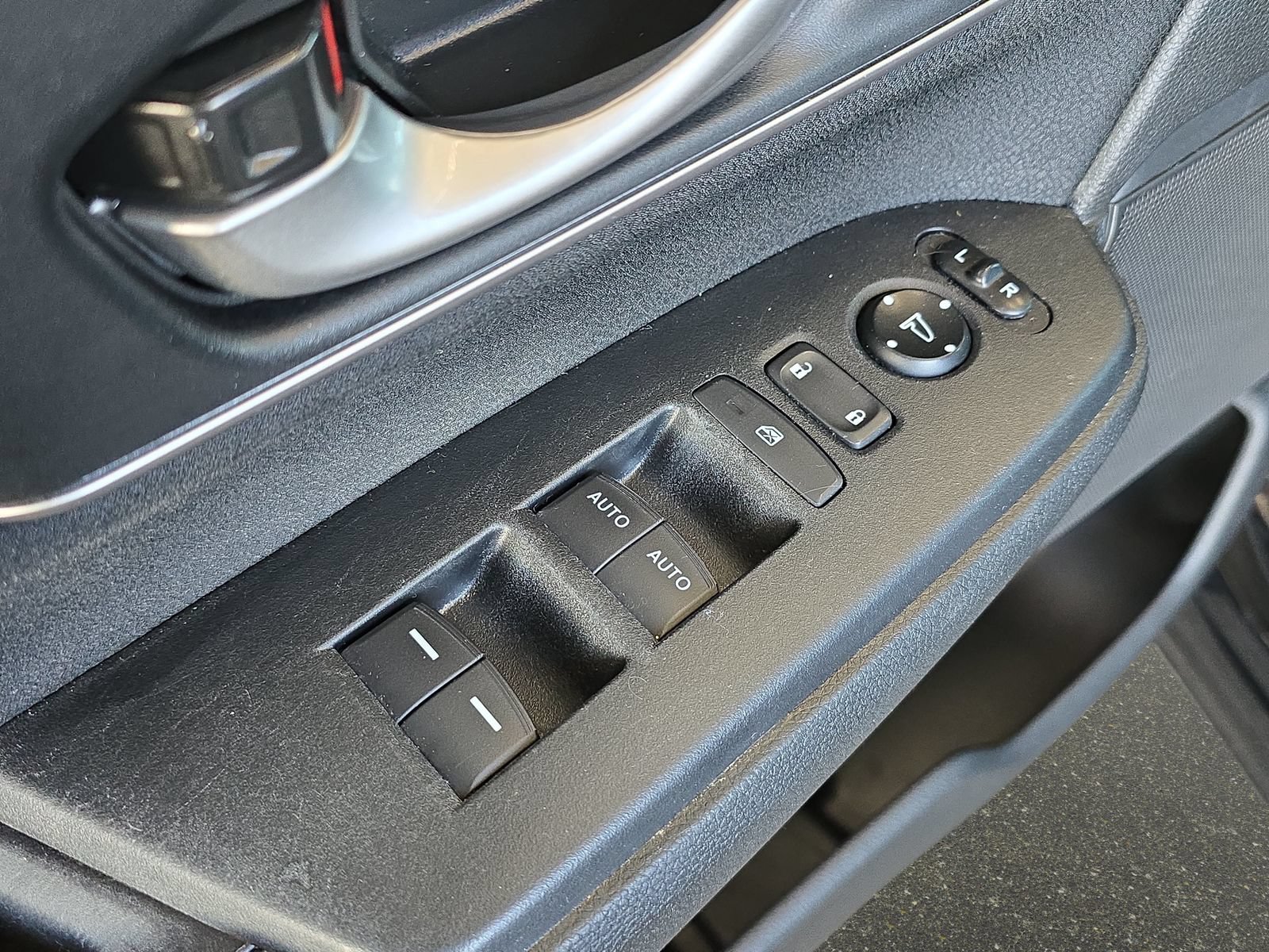 Used 2021 Honda CR-V EX image 25