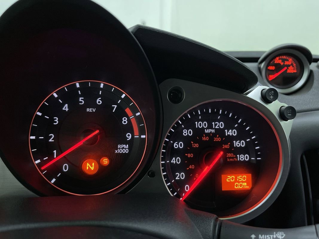 Used 2020 Nissan 370Z w/ Sport Package image 20