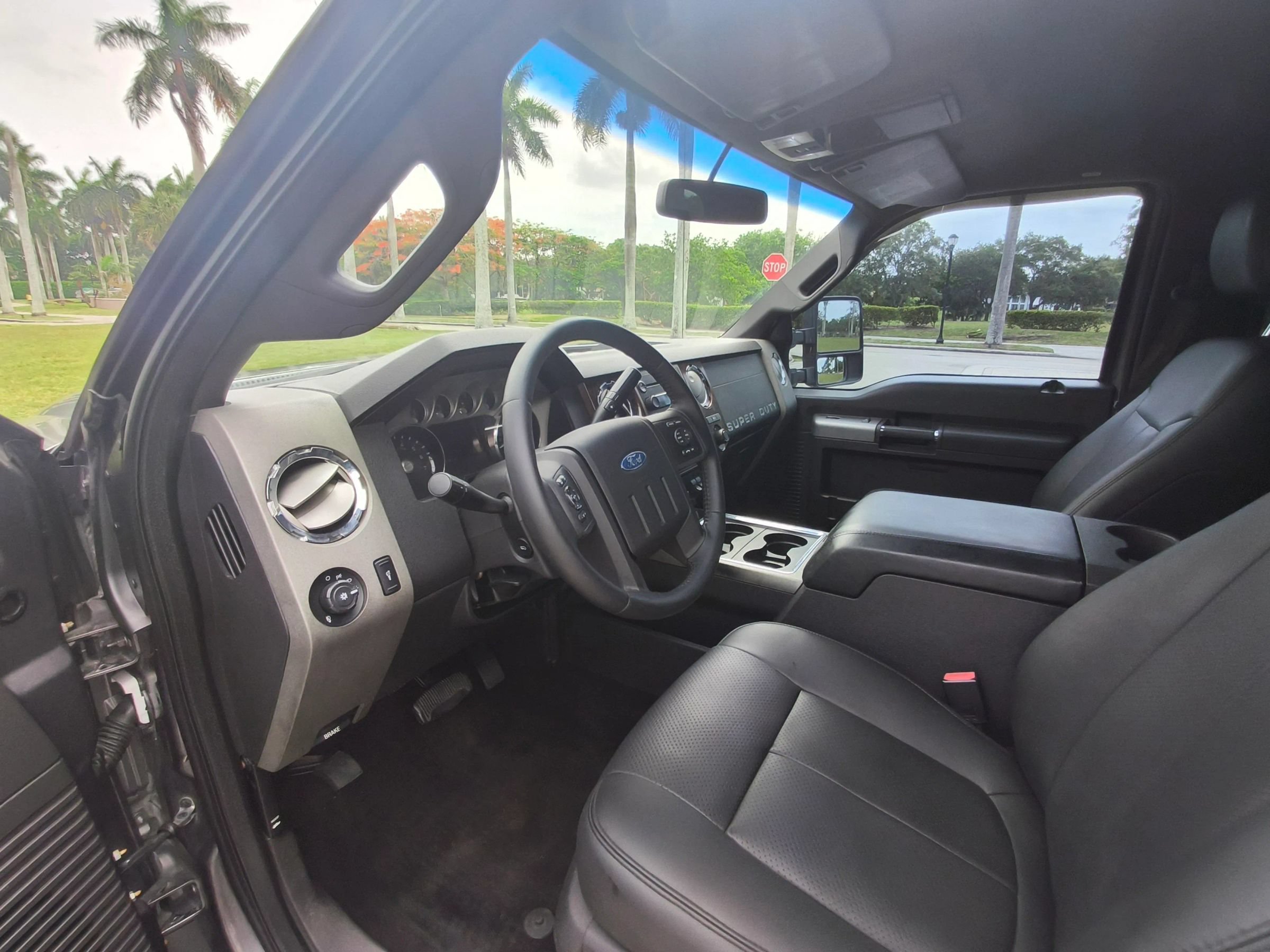 Used 2011 Ford F250 Lariat w/ Lariat Interior Pkg RWD image 12