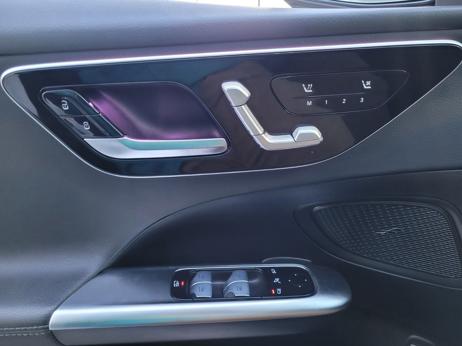 Used 2025 Mercedes-Benz C 300 Sedan image 22