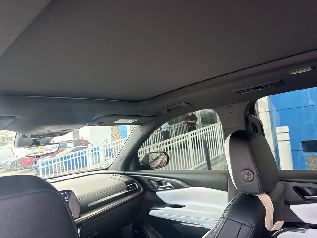 Used 2025 Chevrolet Traverse High Country image 14