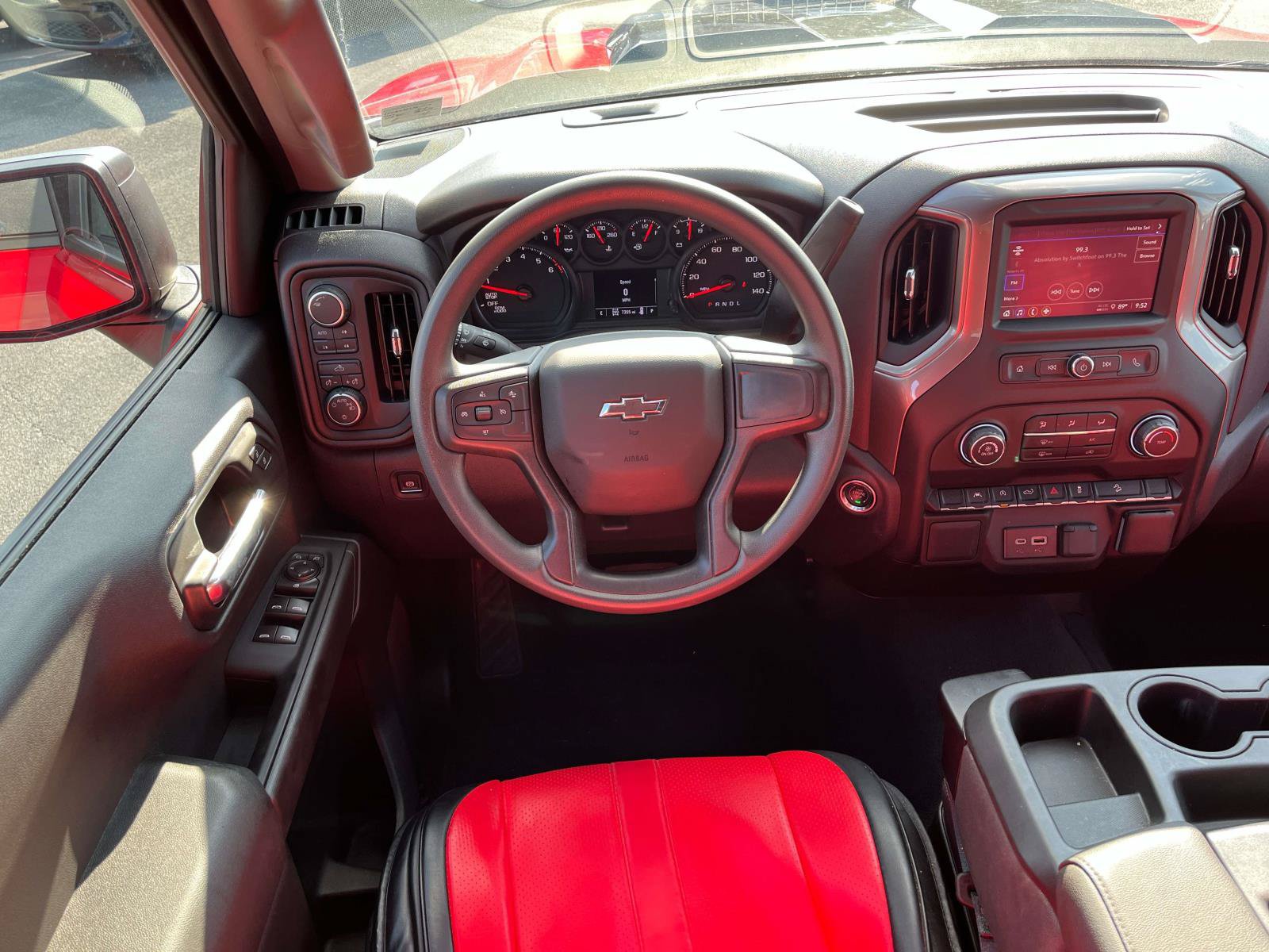 Used 2026 Chevrolet Silverado 1500 Custom Trail Boss w/ LPO, Dark Essentials Package AWD/4WD image 12