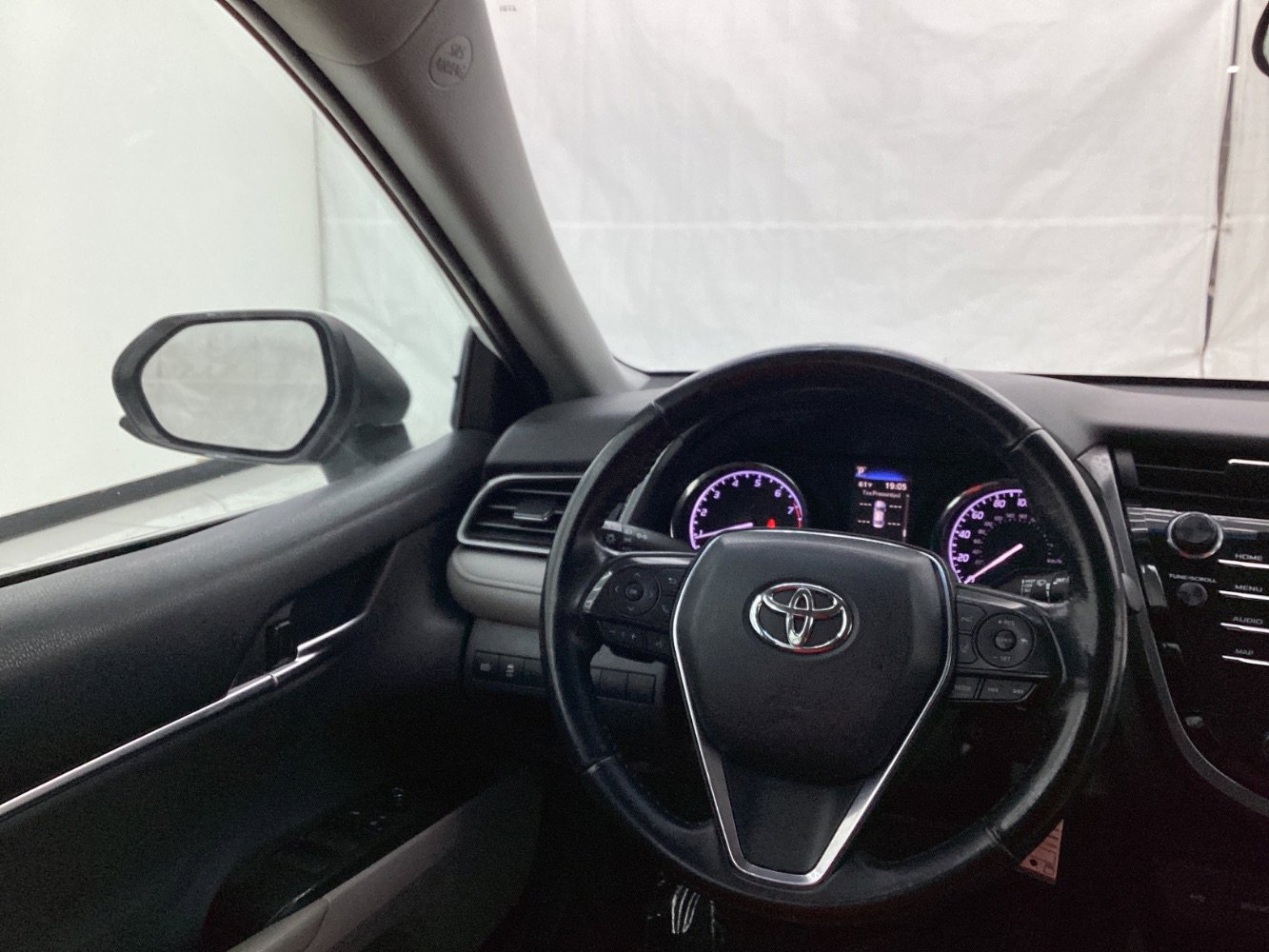 Used 2020 Toyota Camry SE image 30