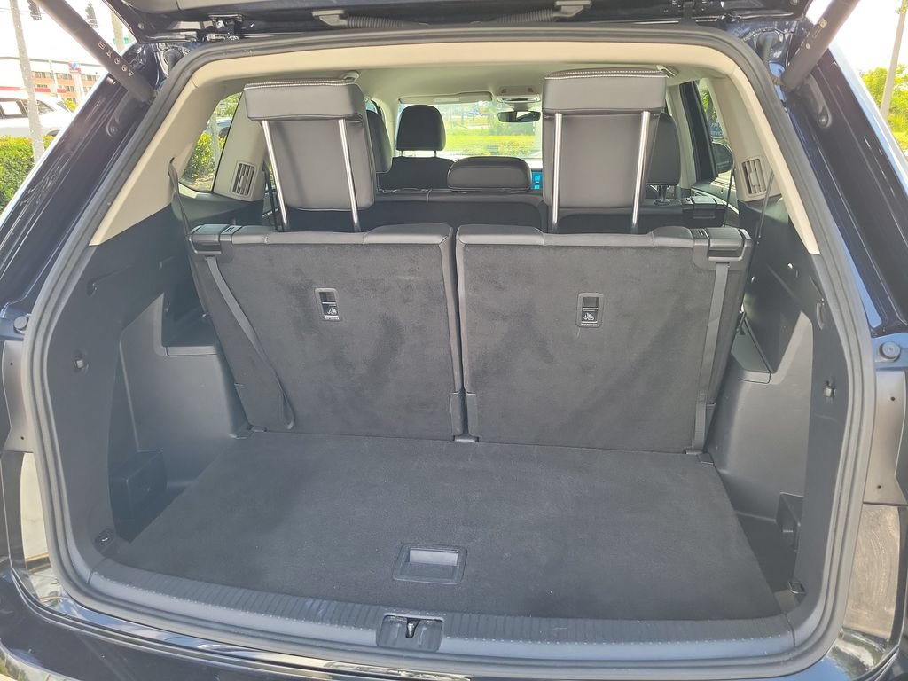 Used 2025 Volkswagen Atlas SE FWD image 10