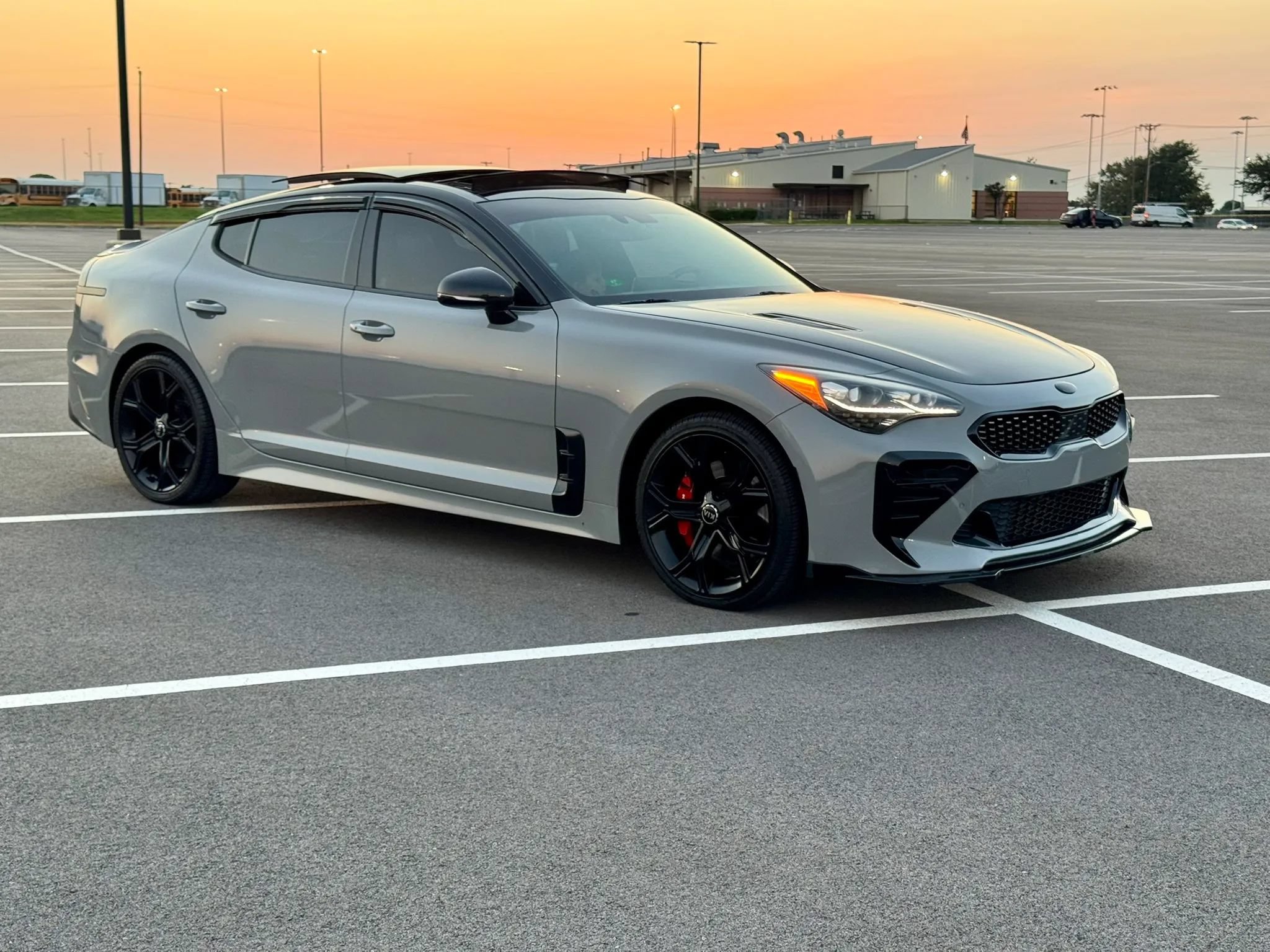 Used 2018 Kia Stinger GT2 AWD/4WD image 4