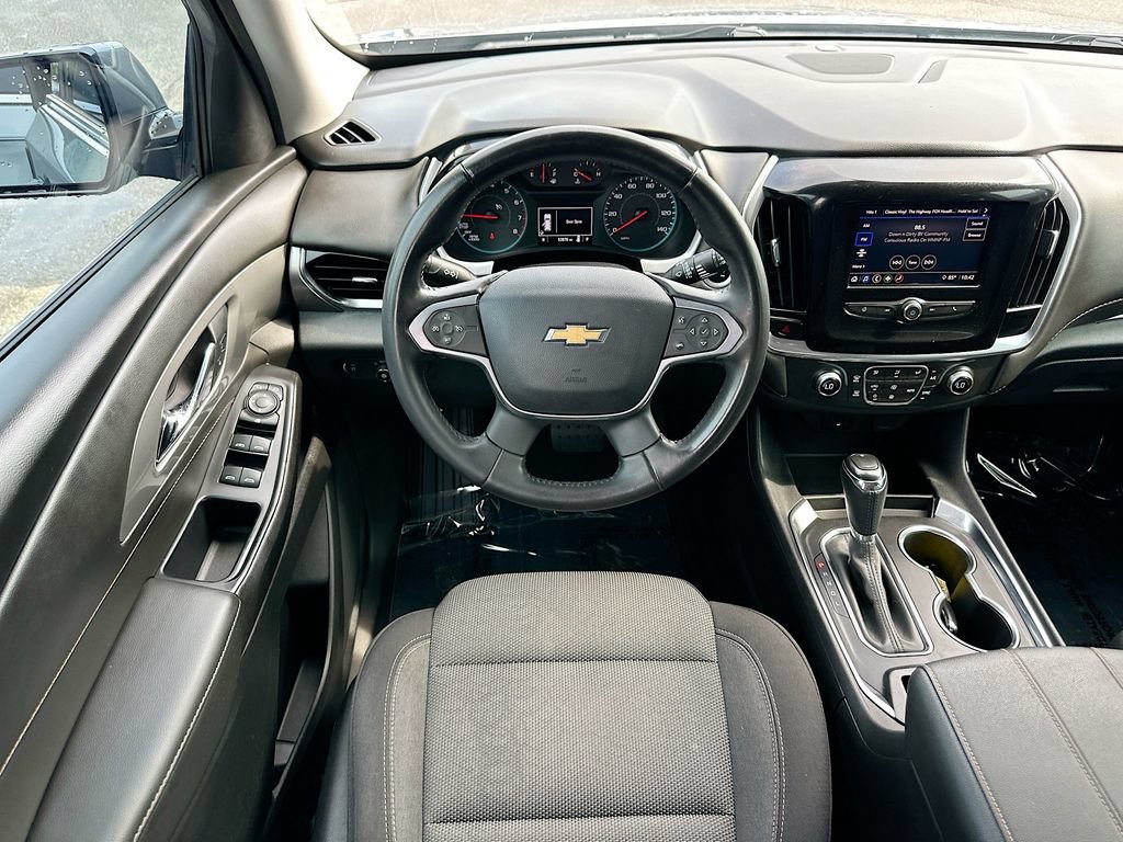 Used 2020 Chevrolet Traverse LT FWD image 20