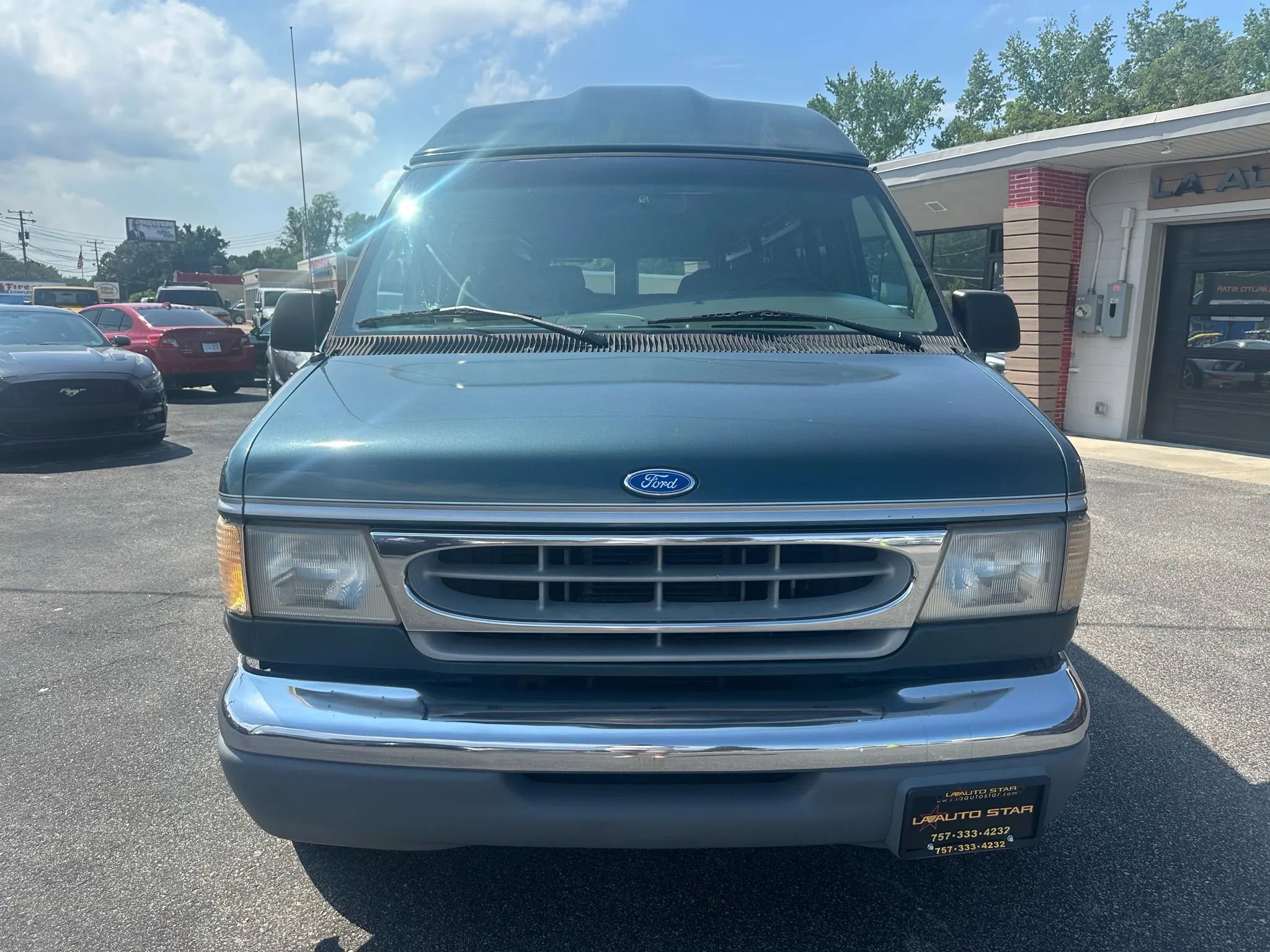 Used 1997 Ford E-150 and Econoline 150 image 8