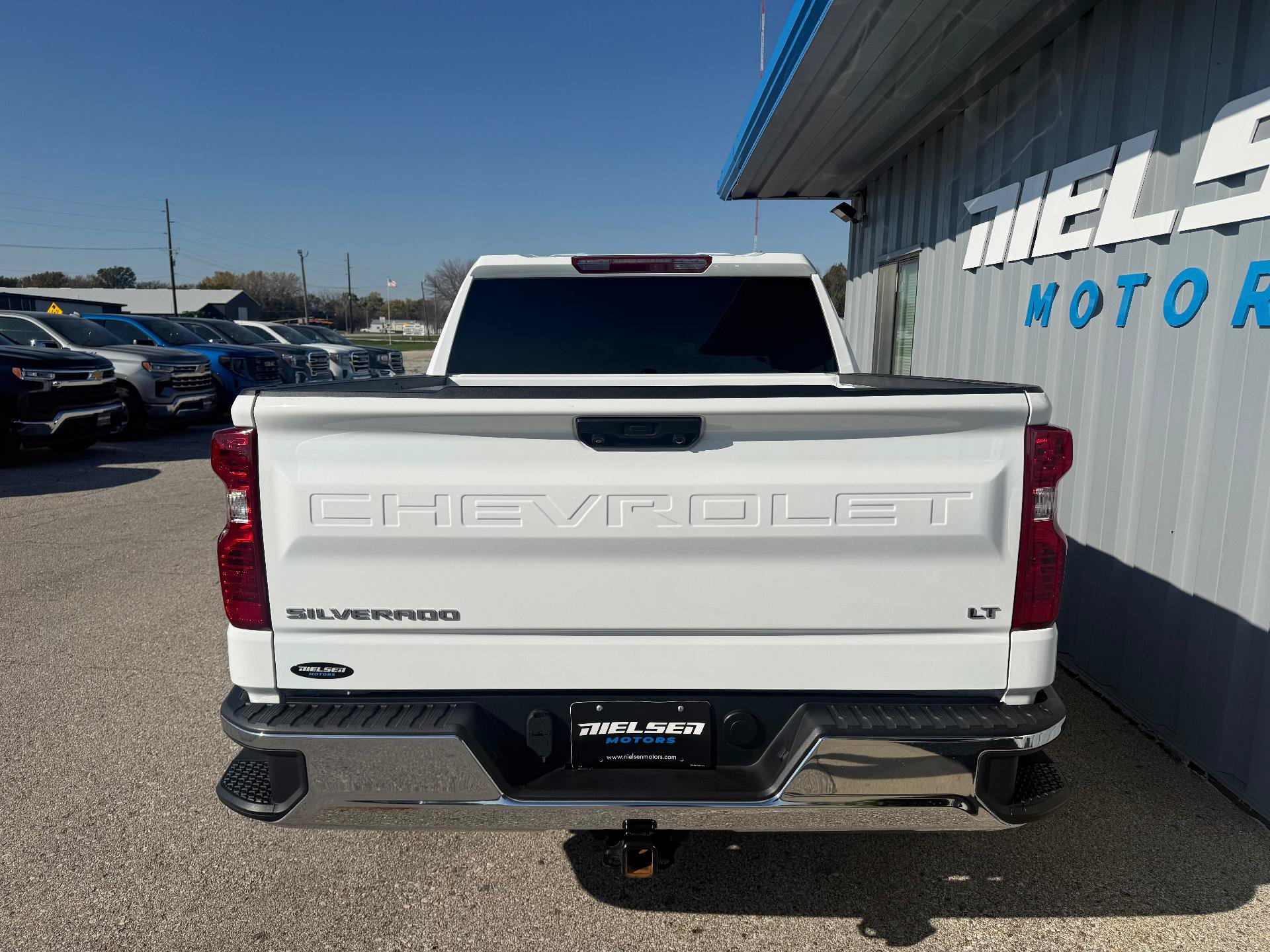 Used 2024 Chevrolet Silverado 1500 LT AWD/4WD image 7
