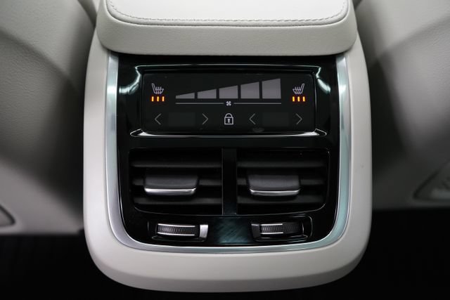 Used 2025 Volvo XC90 B6 Ultra w/ Lounge Package AWD/4WD image 45