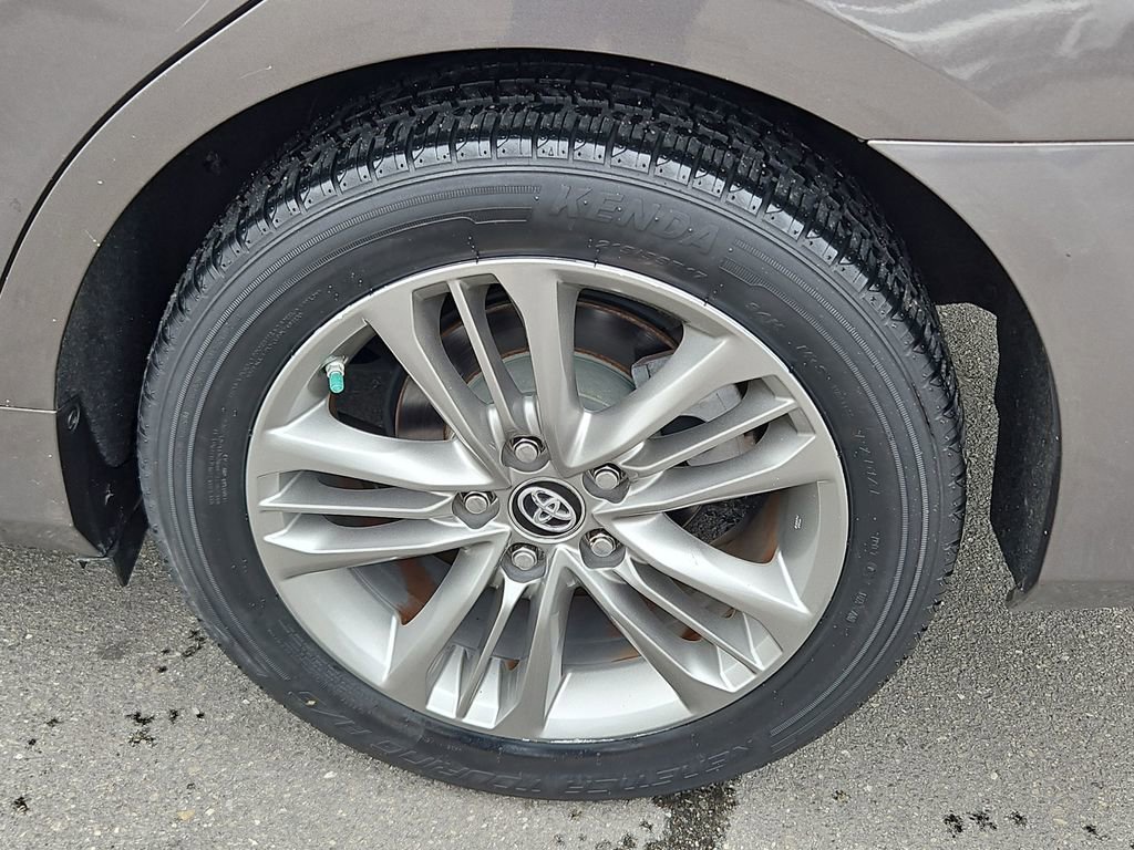 Used 2017 Toyota Camry SE image 27