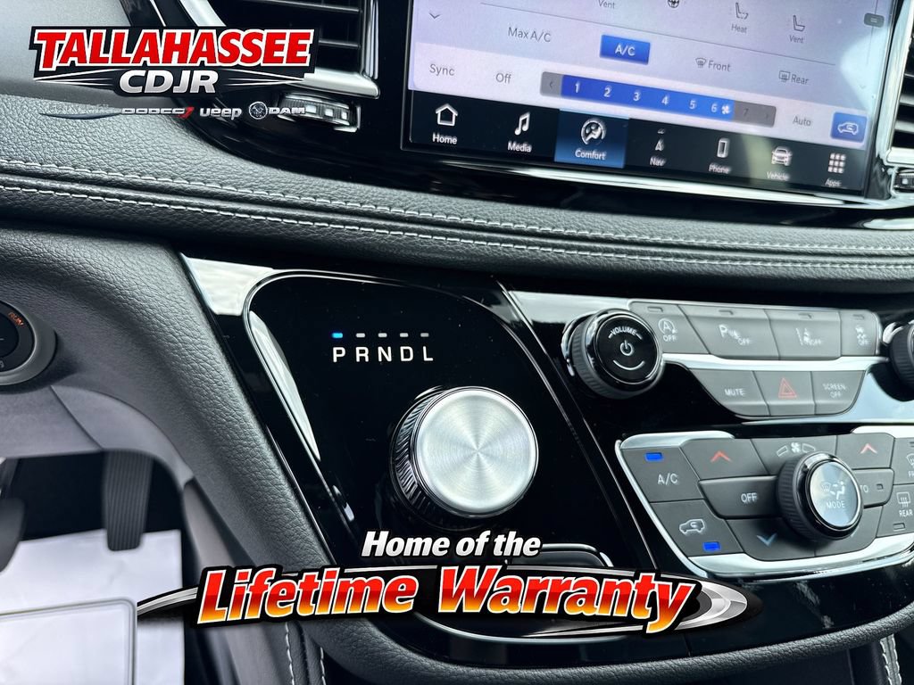 New 2027 Chrysler Pacifica Limited FWD image 24