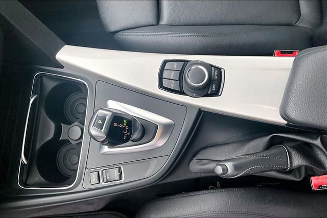 Used 2018 BMW 320i Sedan image 12