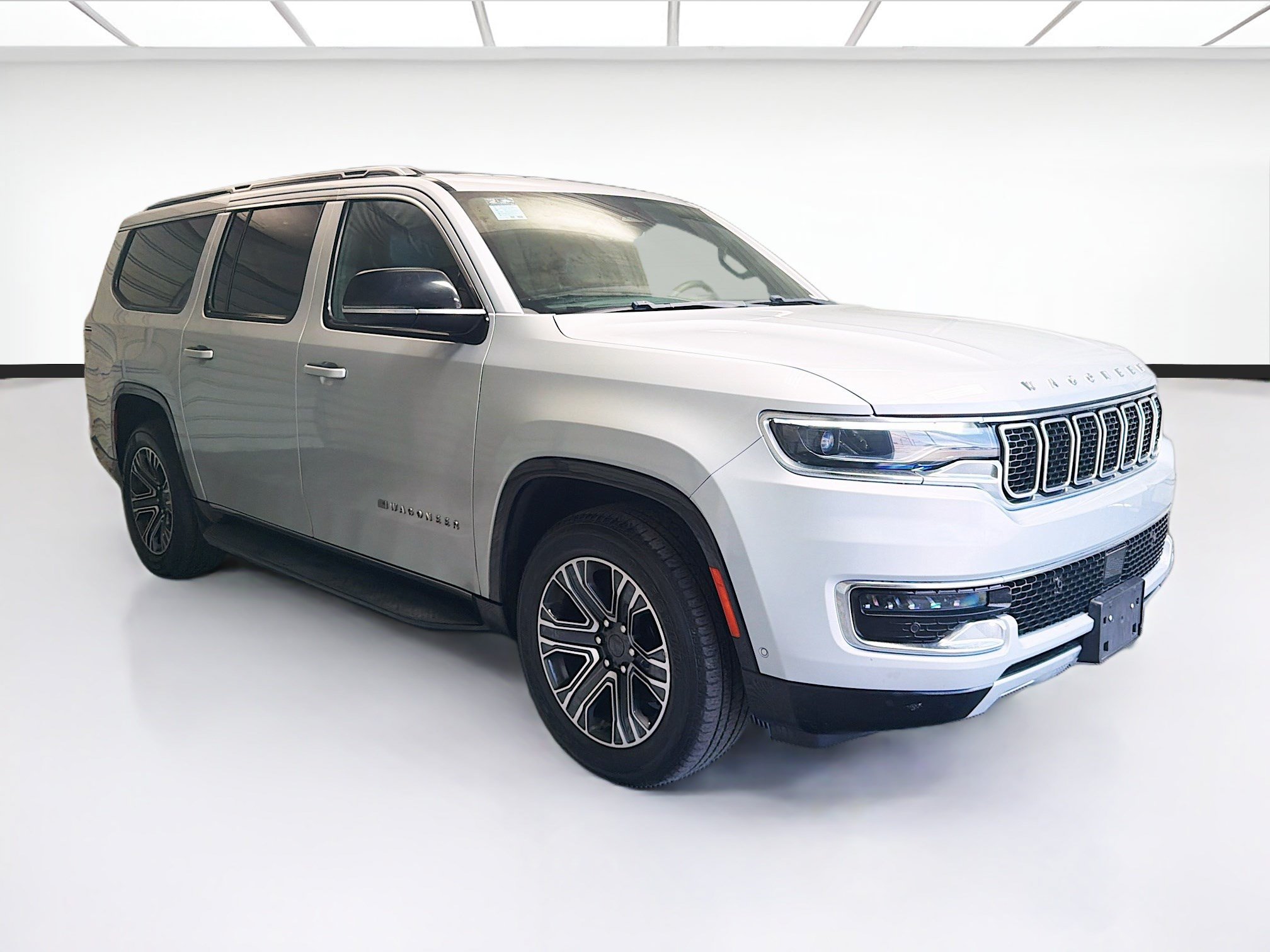 Used 2024 Jeep Wagoneer L Series II AWD/4WD image 3
