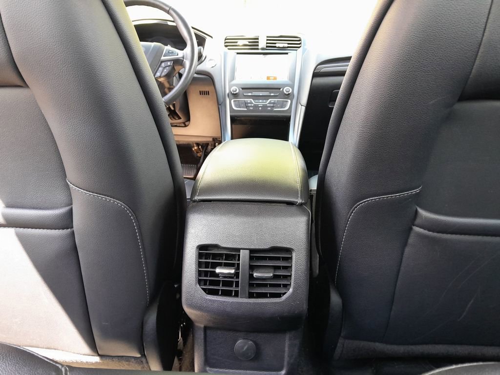 Used 2018 Ford Fusion SE w/ Equipment Group 201A AWD/4WD image 30