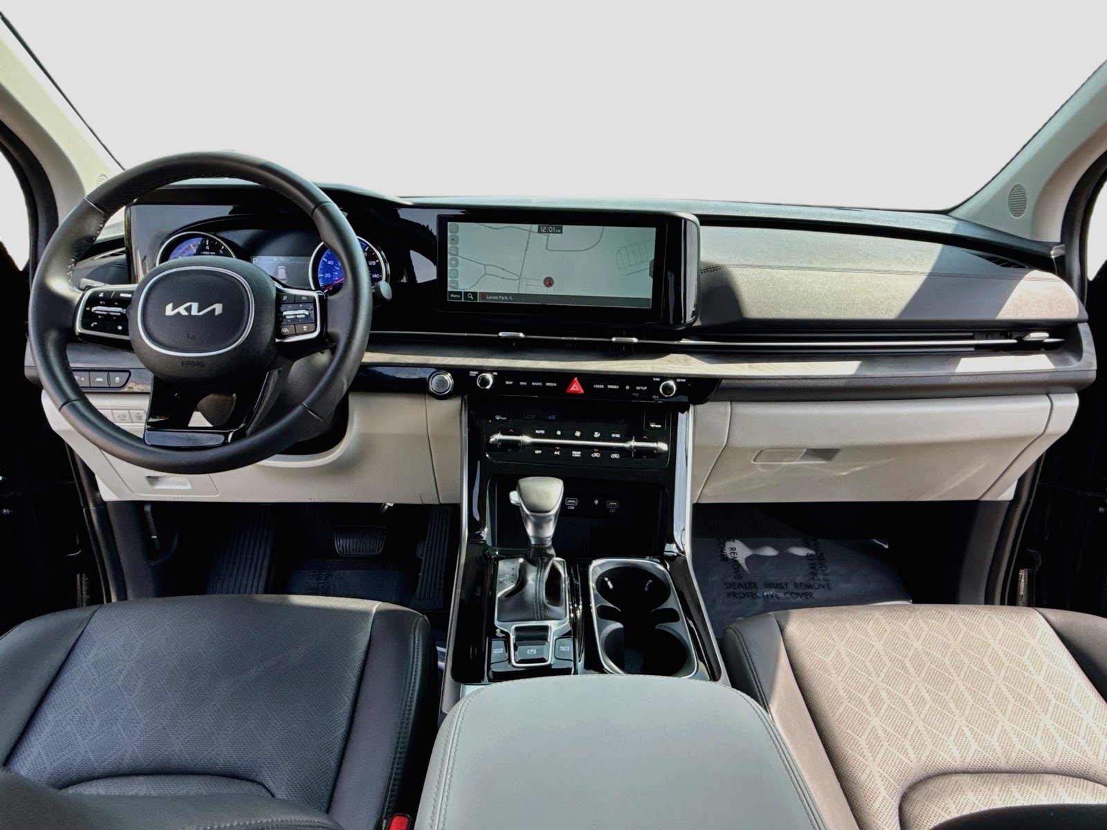 Used 2024 Kia Carnival EX FWD image 14