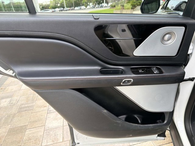 Used 2020 Lincoln Aviator Reserve w/ Equipment Group 201A image 15