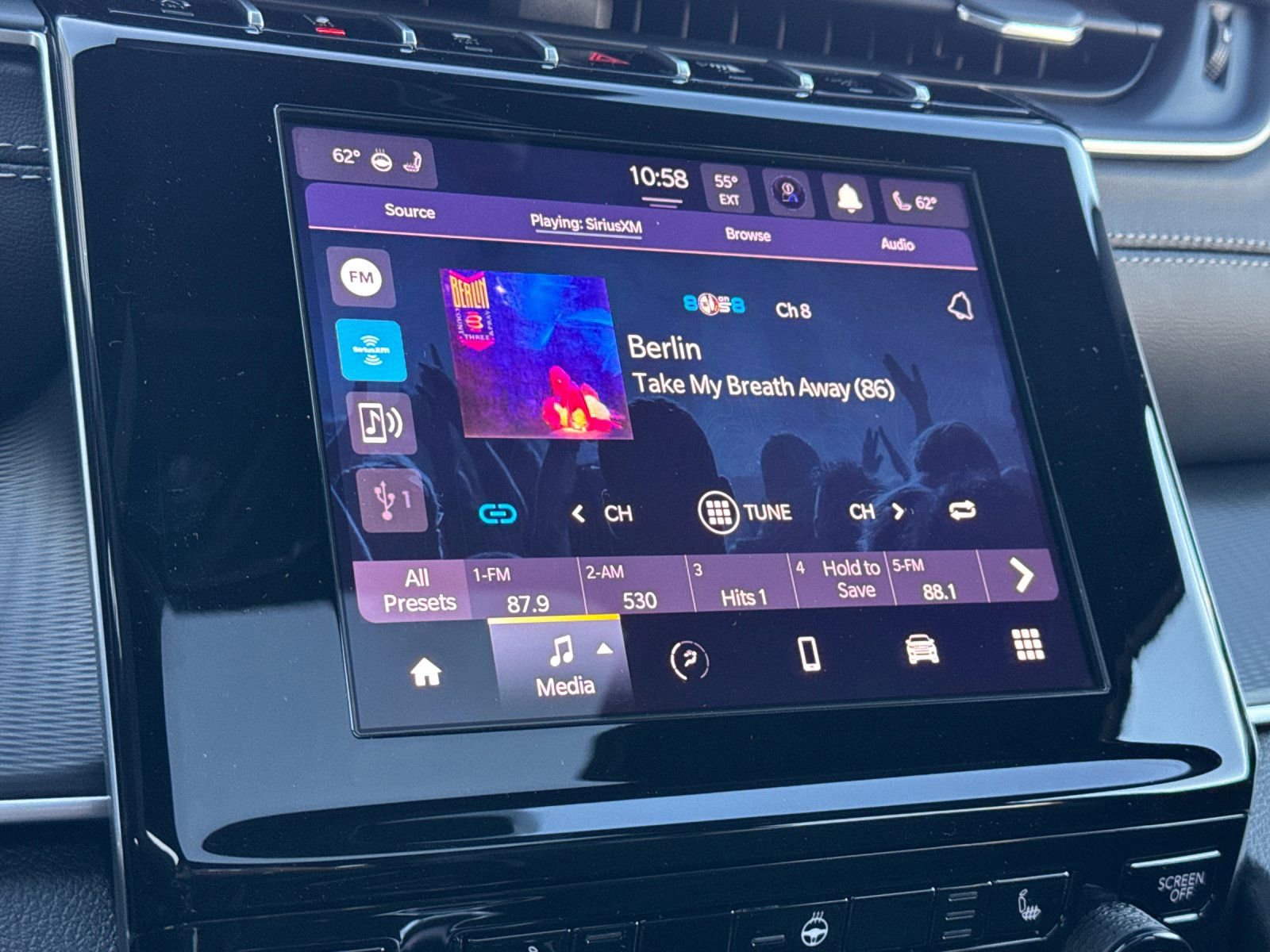 New 2025 Jeep Grand Cherokee Altitude w/ Trailer Tow Package image 18