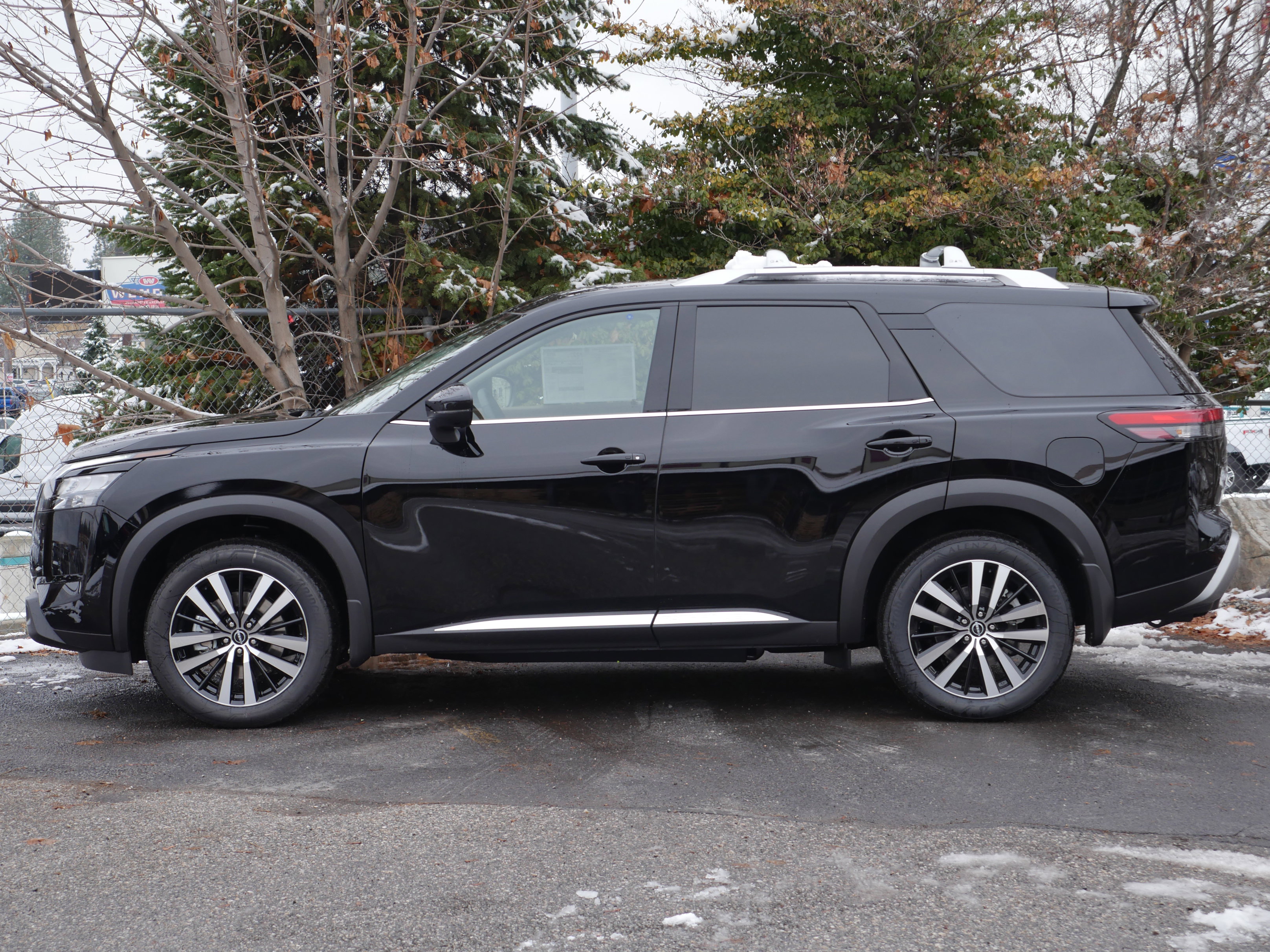 Certified 2025 Nissan Pathfinder Platinum w/ Cargo Package image 19