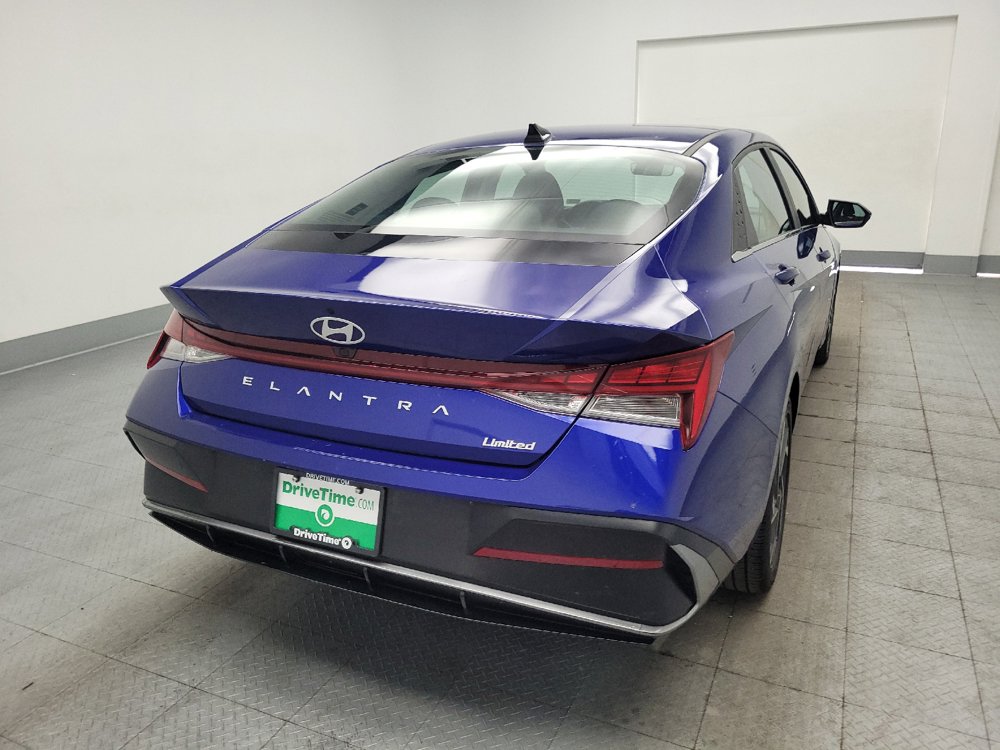Used 2025 Hyundai Elantra Limited FWD image 7