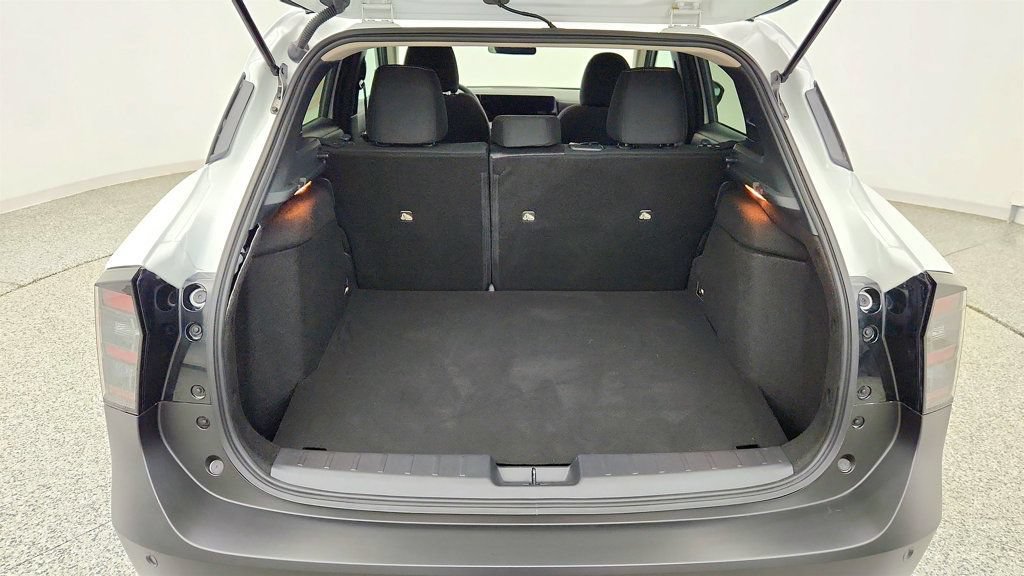 Used 2025 Nissan Kicks SV AWD/4WD image 21