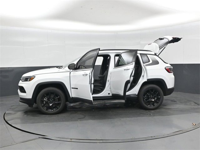 New 2026 Jeep Compass Latitude image 49