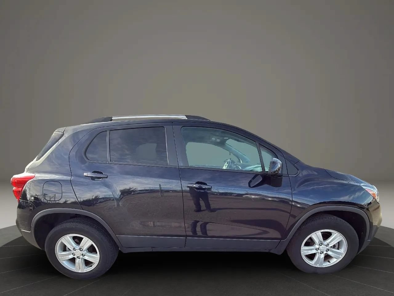Used 2021 Chevrolet Trax LT w/ Driver Confidence Package AWD/4WD image 4