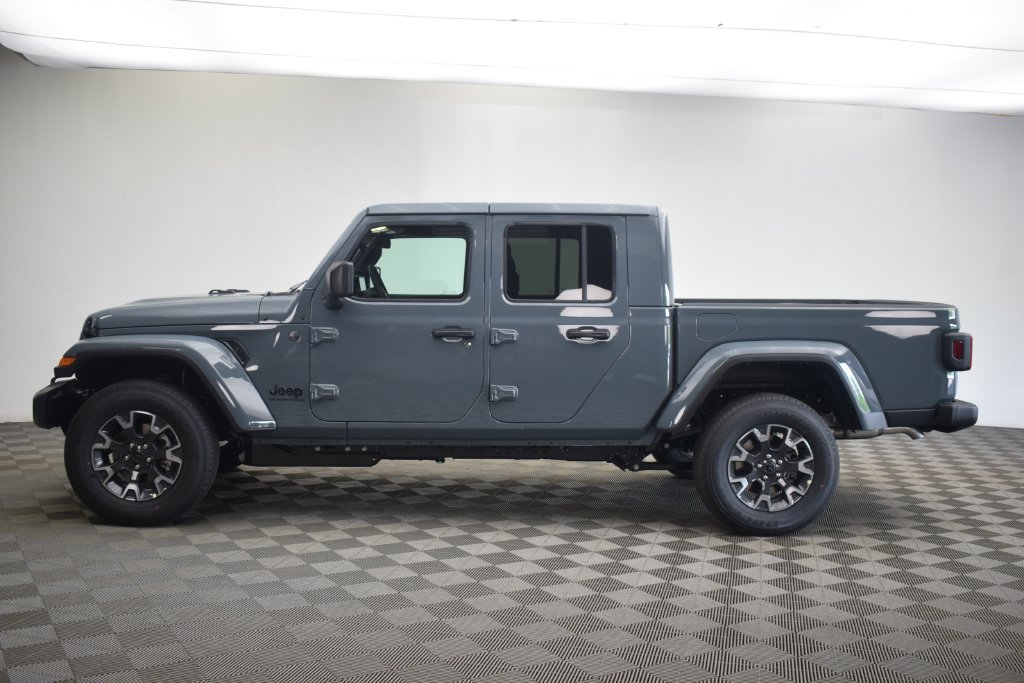 New 2026 Jeep Gladiator Sport AWD/4WD image 17