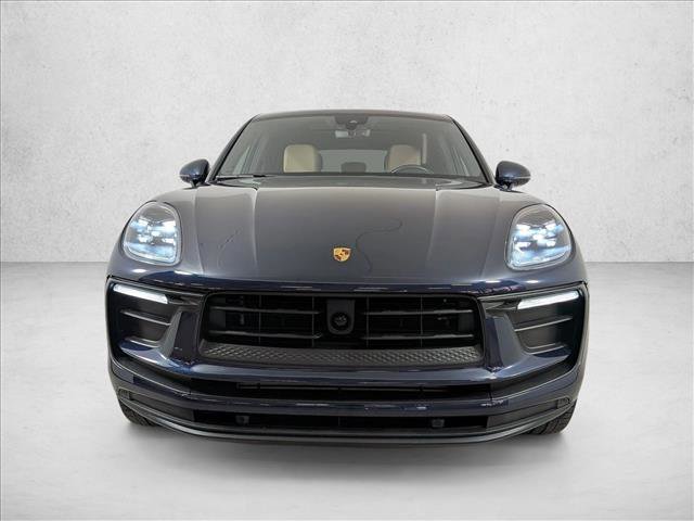 Certified 2023 Porsche Macan image 6