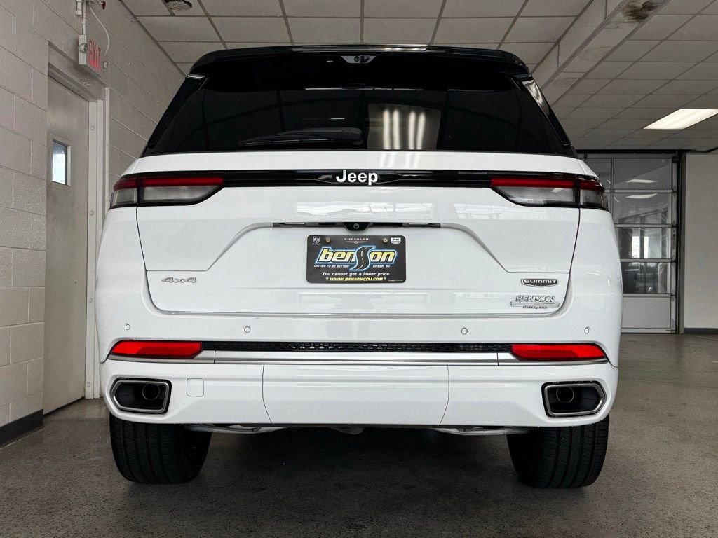 Used 2025 Jeep Grand Cherokee Summit AWD/4WD image 7