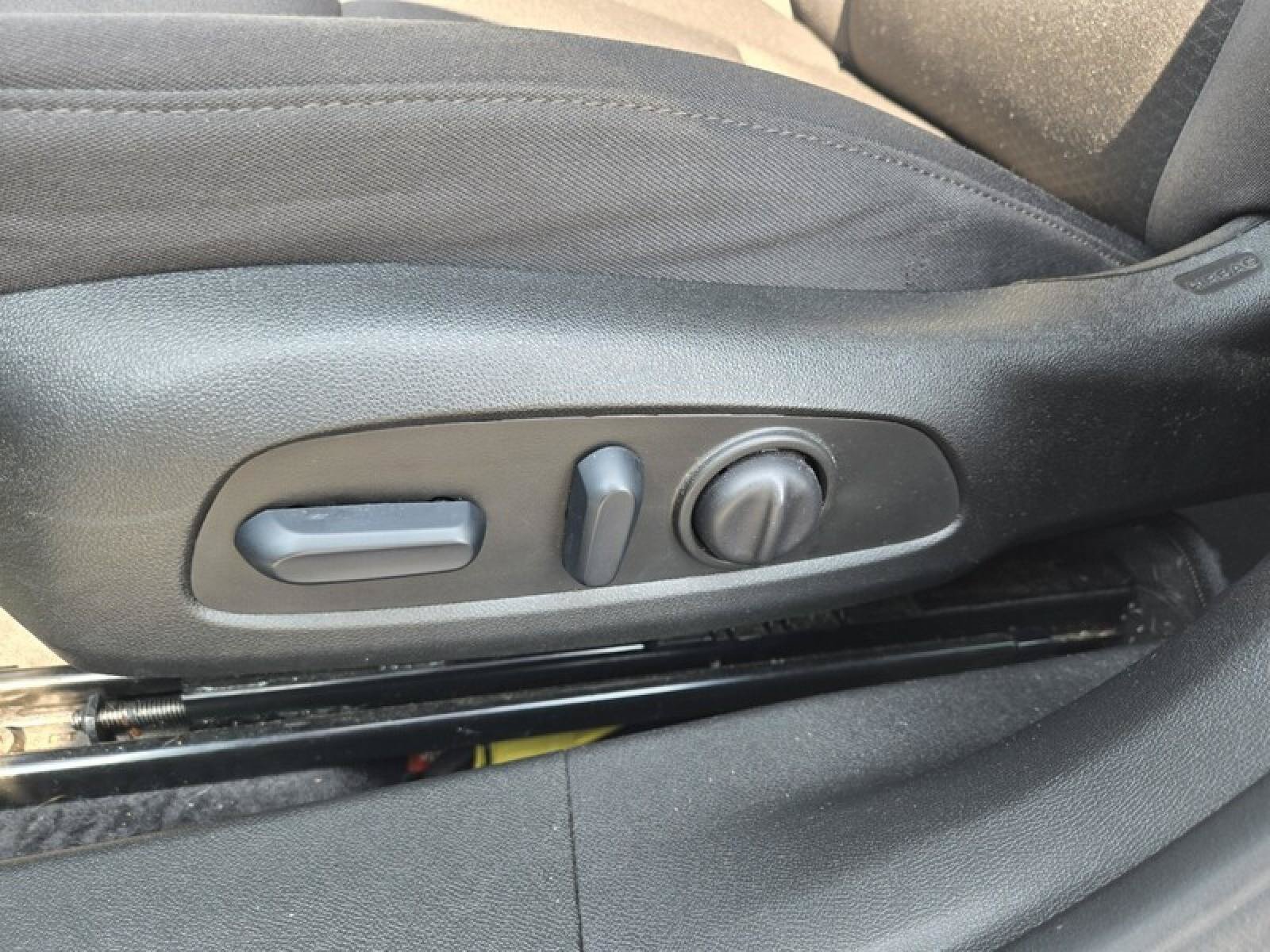 Used 2025 Chevrolet Malibu LT FWD image 17