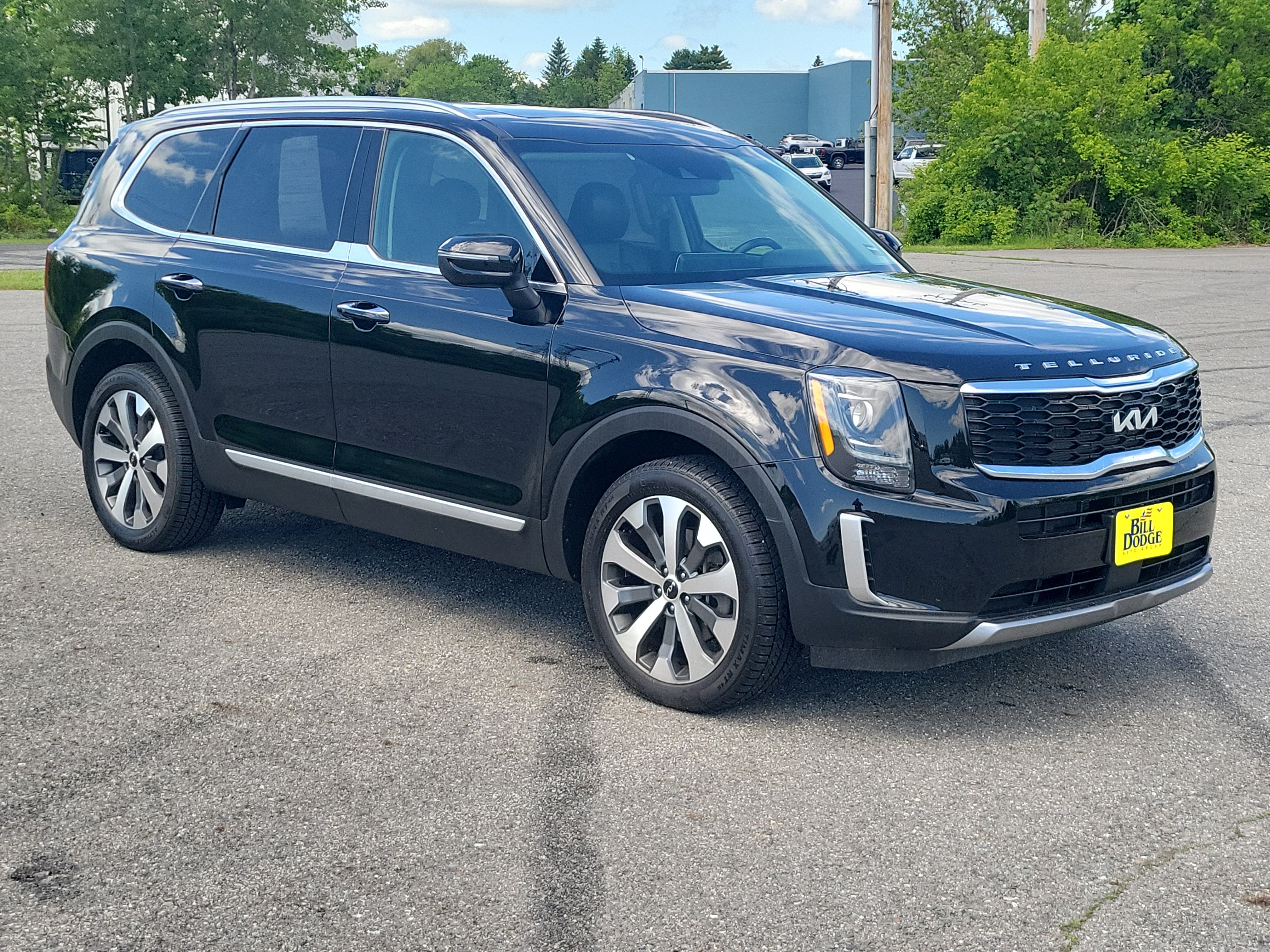 Used 2022 Kia Telluride S AWD/4WD image 3