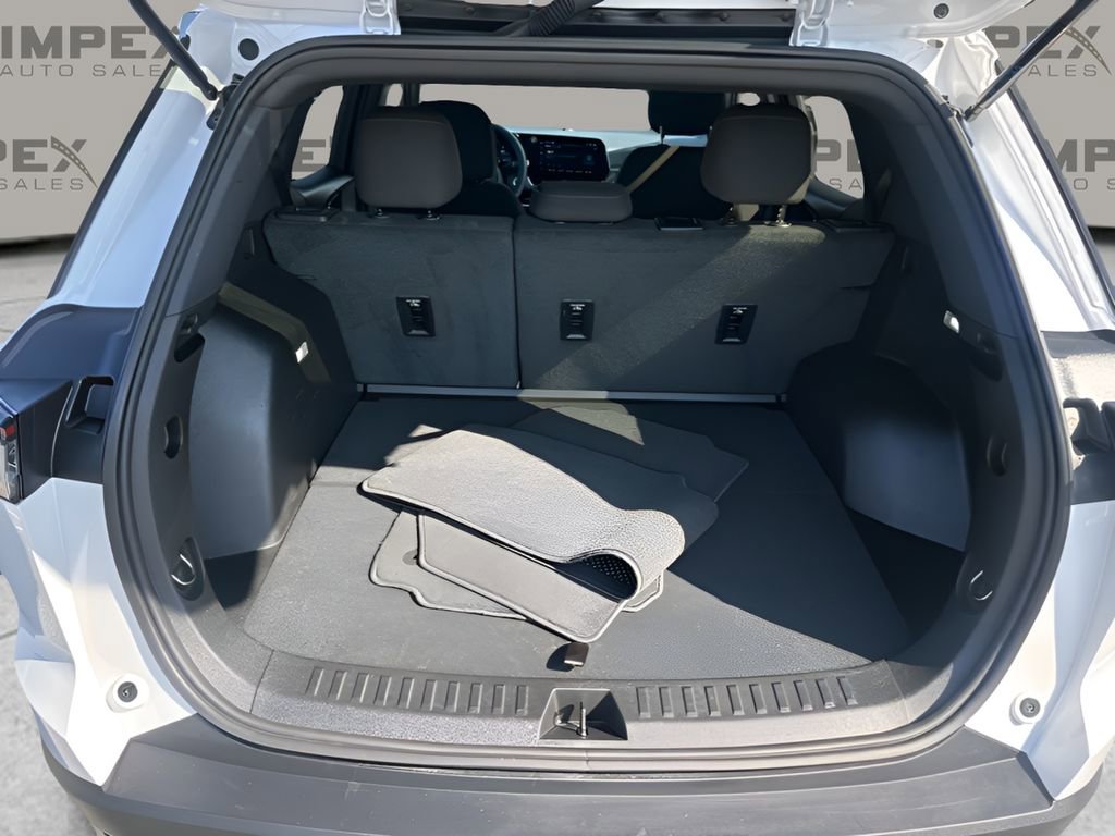 Used 2026 Chevrolet Equinox LT FWD image 29