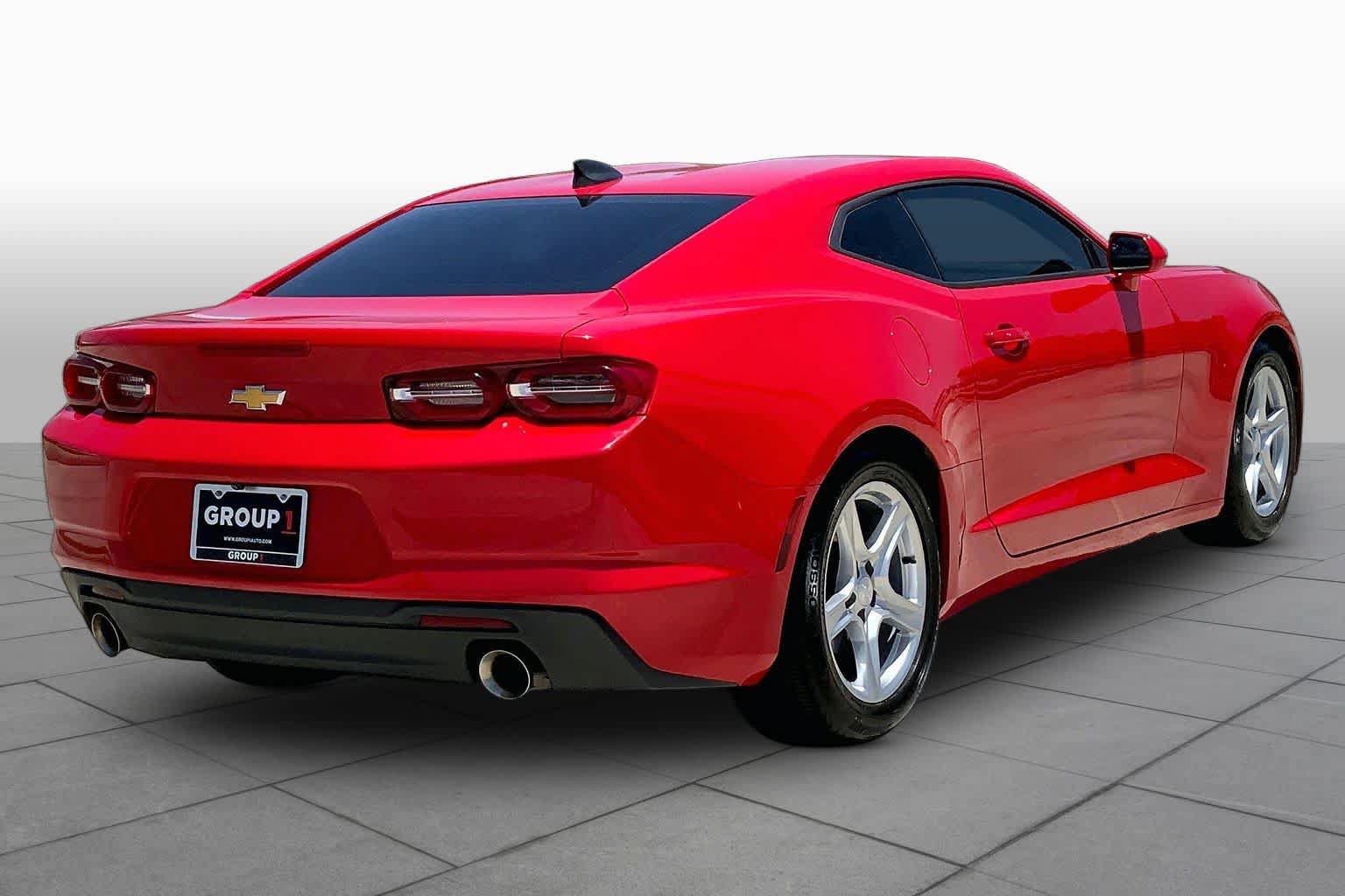 Used 2020 Chevrolet Camaro LT RWD image 11