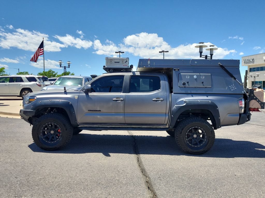 Used 2016 Toyota Tacoma TRD Off-Road w/ Premium & Technology Package AWD/4WD image 7
