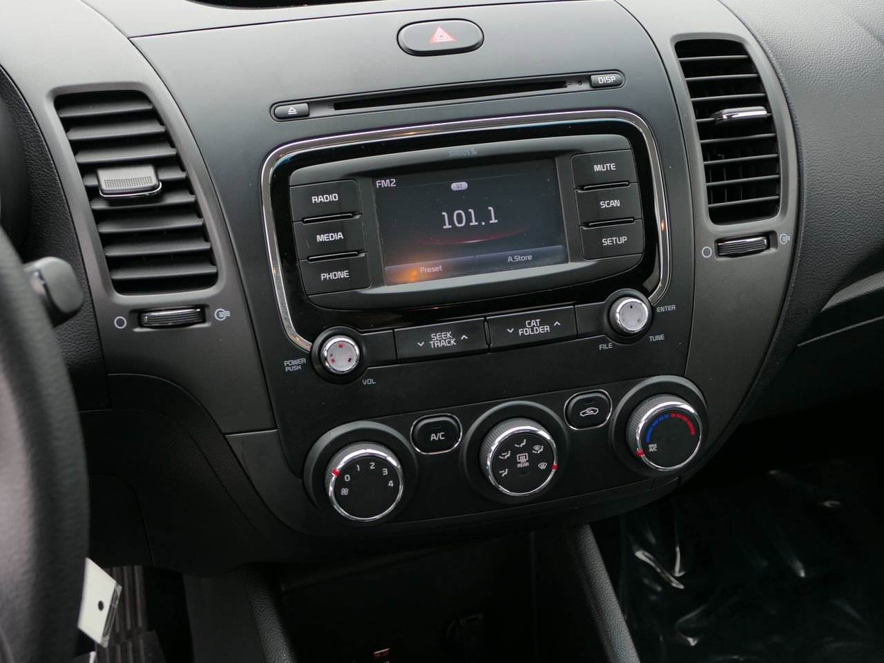 Used 2018 Kia Forte LX w/ LX Rear Camera Package image 21