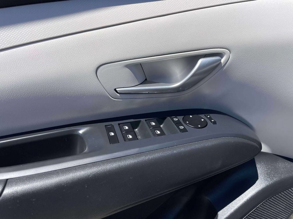 Certified 2025 Hyundai Tucson SE AWD/4WD image 17
