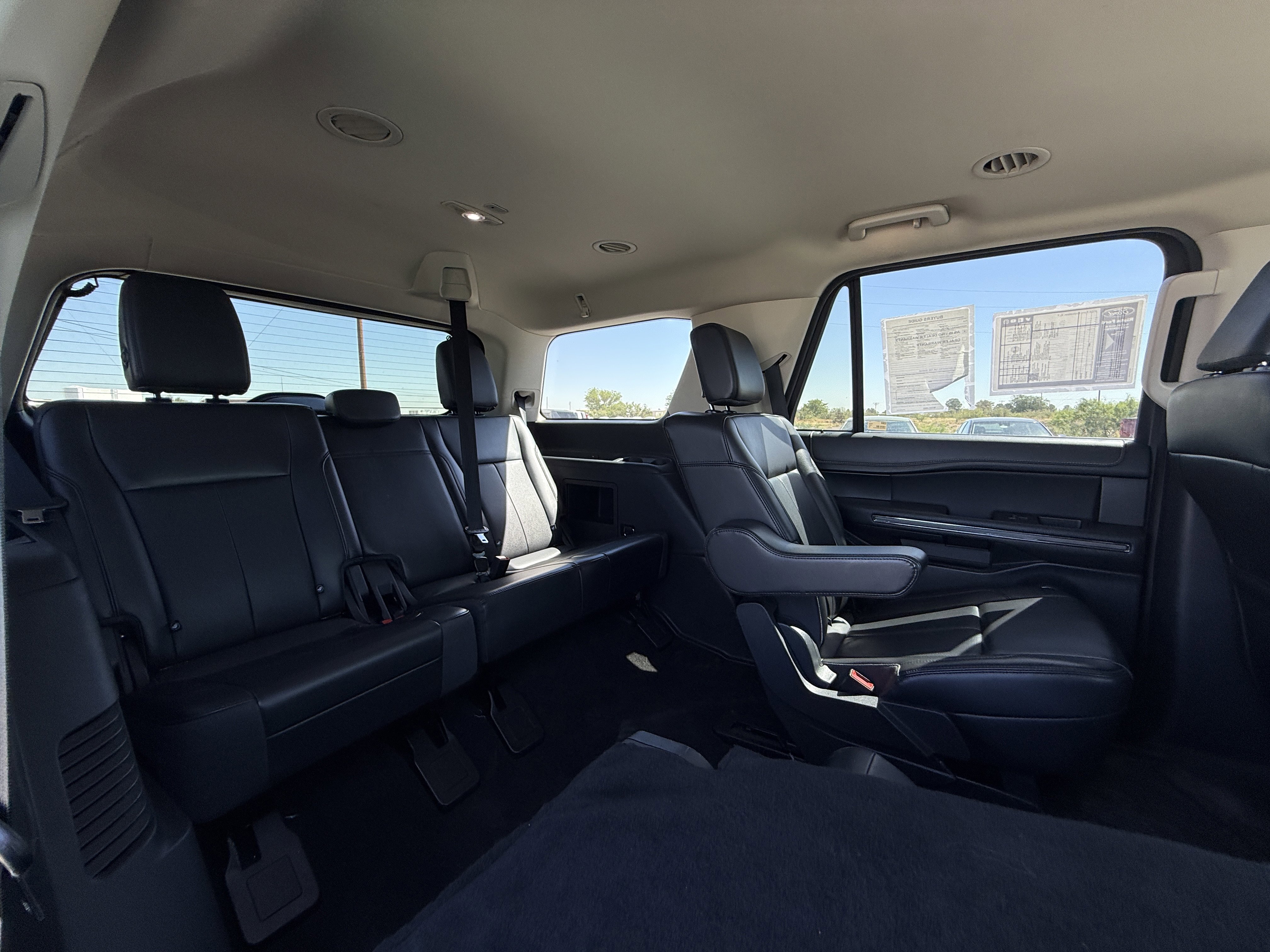 Used 2024 Ford Expedition XLT image 16