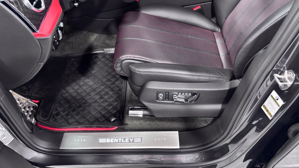 Used 2020 Bentley Bentayga AWD/4WD image 12