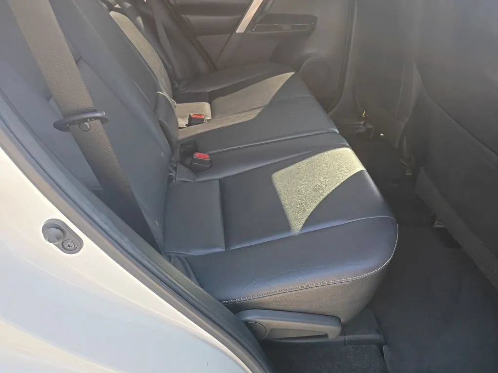 Used 2018 Toyota RAV4 Limited FWD image 22